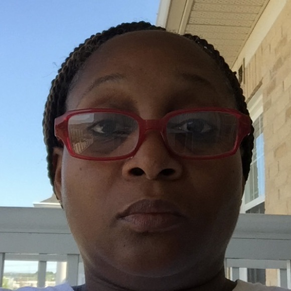 Meet your Posher, Lisa - Picture 1 of 1